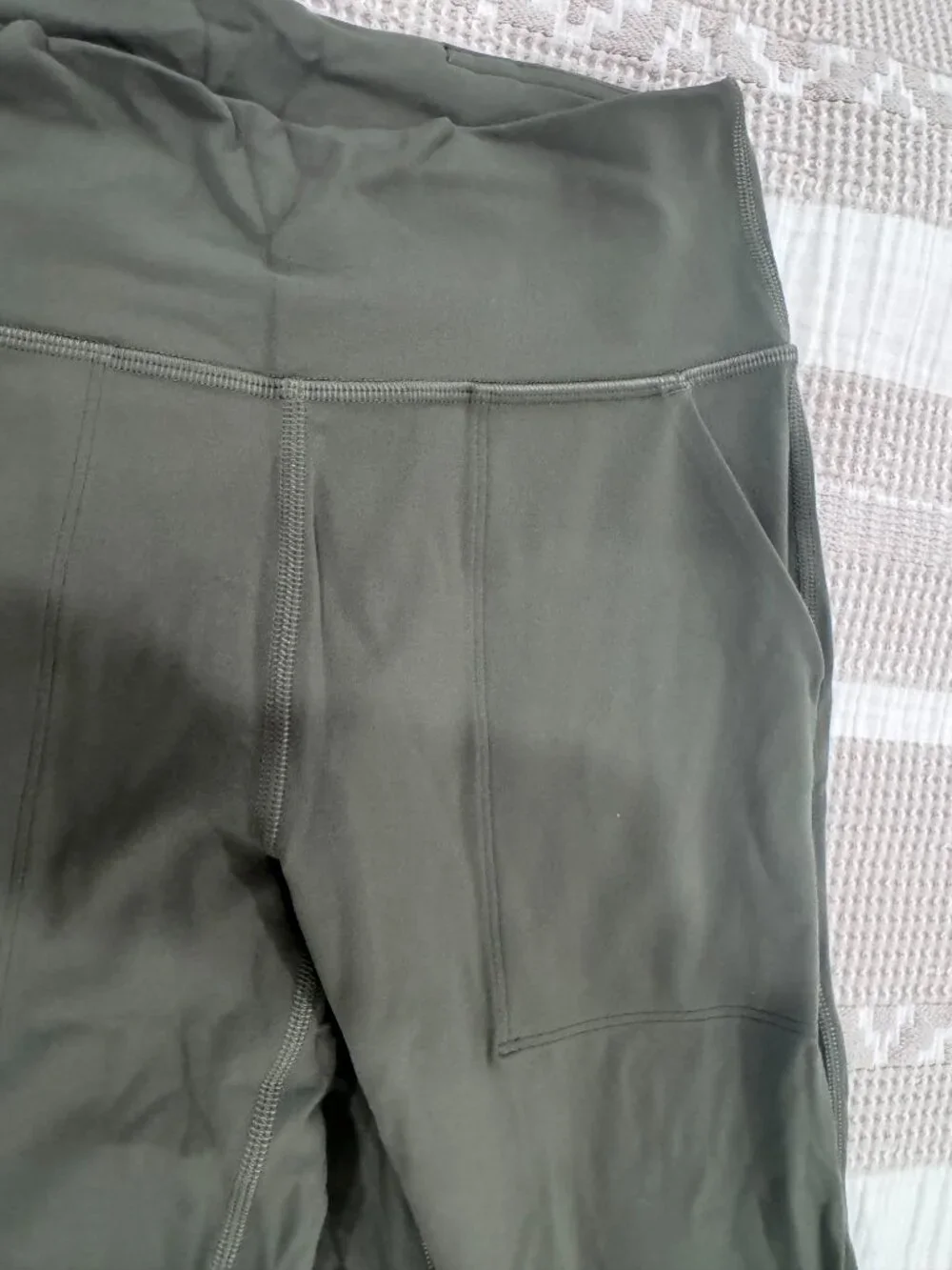 Lululemon Adapted State High-Rise Jogger Dark Olive Size 4 Regular Cargo Pocket